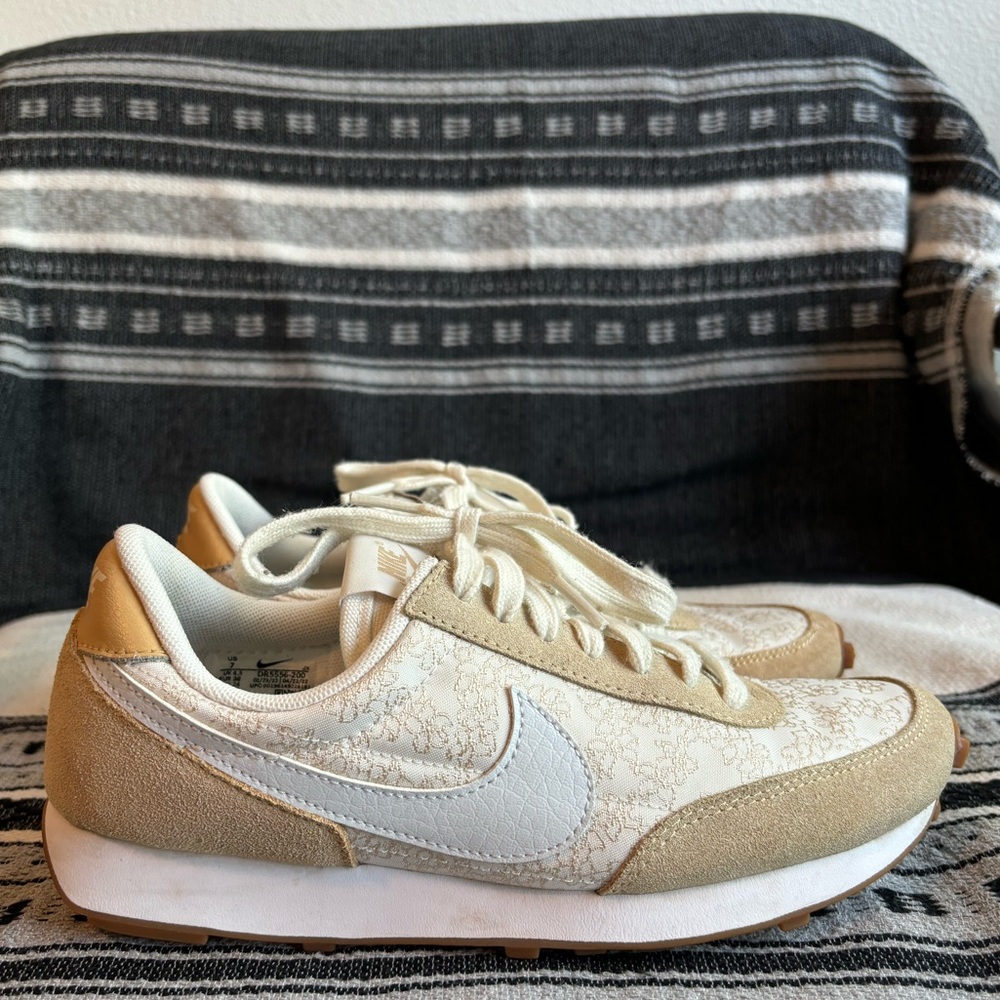 Nike Sneaker